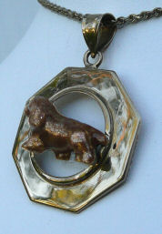 Sussex Spaniel with Enamel AArtwork Trotting in Glossy Octagon - Side View