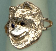 Samoyed Ring on Y Shank with Sapphire Eyes (flat)
